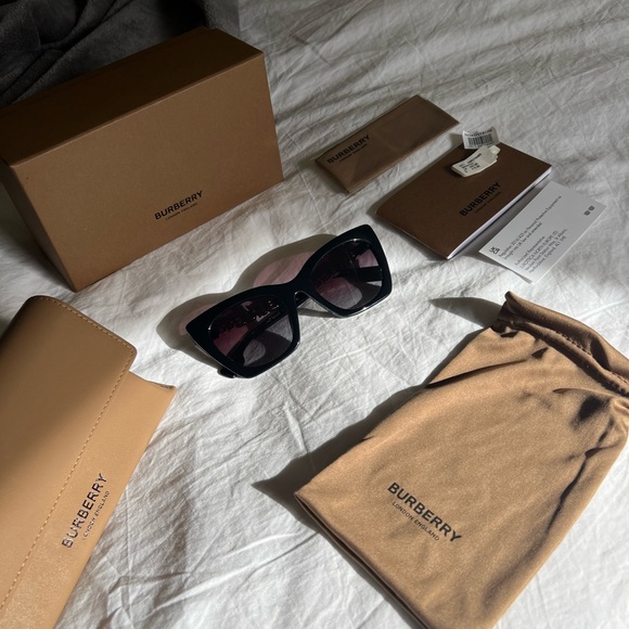 Authentic Burberry Sunglasses - Picture 1 of 7